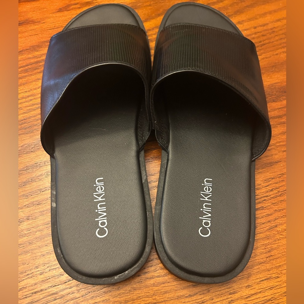 Man's Sandals Calvin Klein Espar /Size 10 / Retail $69 - Picture 2 of 4